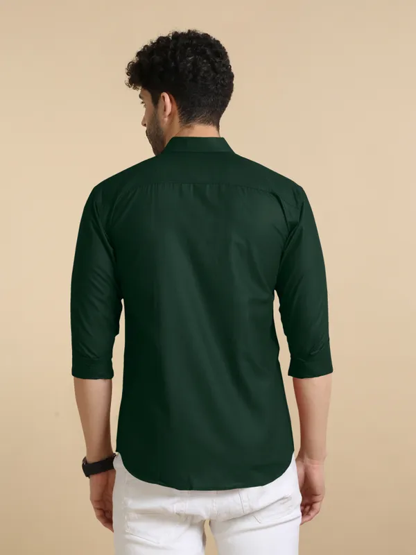 Dark_Green_Cotton_Blend_Regular_Fit_Full_Sleeve_Solid_Long_Shirt_For_Men