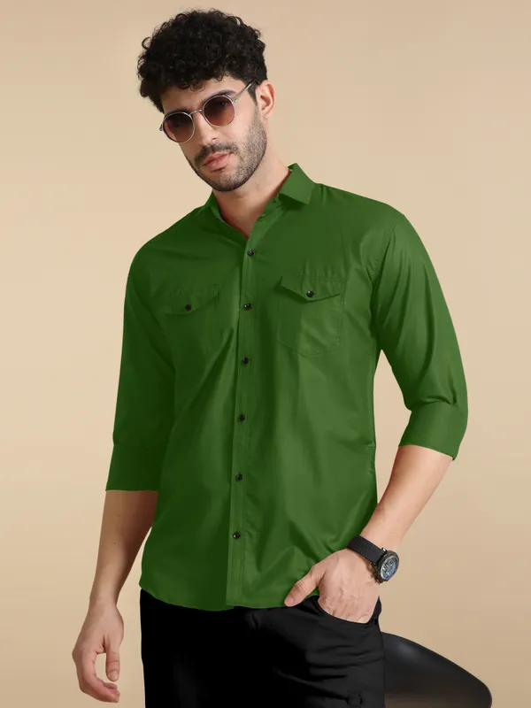 Green_Cotton_Blend_Regular_Fit_Full_Sleeve_Solid_Long_Shirt_For_Men