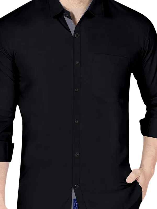Black_Cotton_Blend_Regular_Fit_Full_Sleeve_Solid_Long_Shirt_For_Men