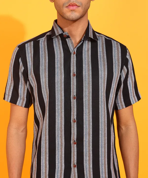 Black_Cotton_Blend_Regular_Fit_Half_Sleeve_Solid_Hip_Length_Shirt_For_Men