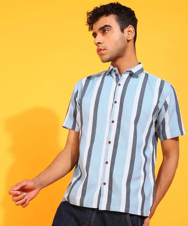 Light_Blue_Cotton_Blend_Regular_Fit_Half_Sleeve_Solid_Hip_Length_Shirt_For_Men