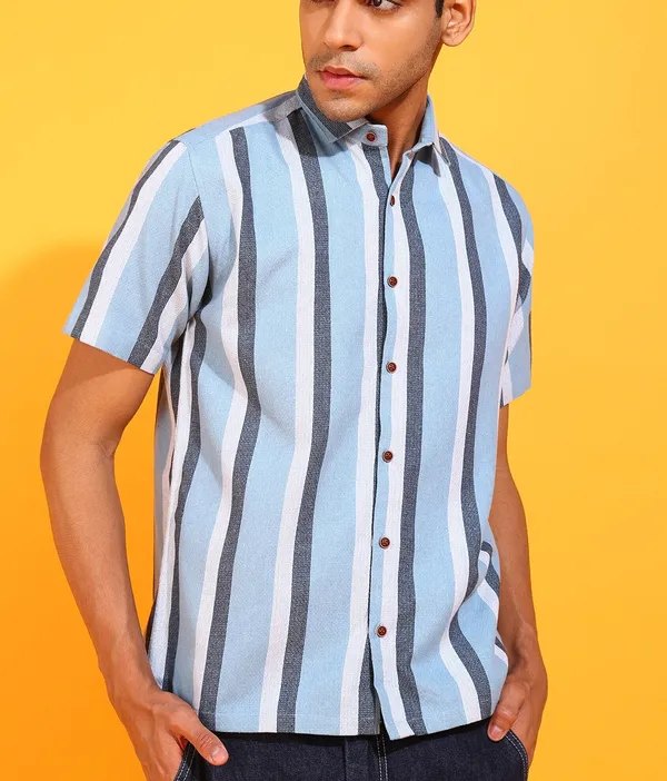 Light_Blue_Cotton_Blend_Regular_Fit_Half_Sleeve_Solid_Hip_Length_Shirt_For_Men