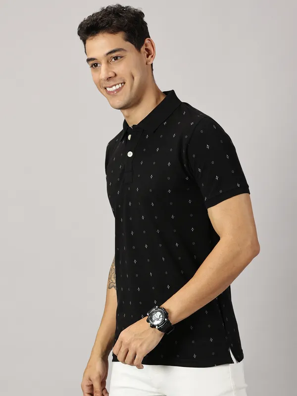 Black_Pure_Cotton_Printed_Polo_Neck_Slim_Fit_Short_Sleeve_T-Shirt_For_Men