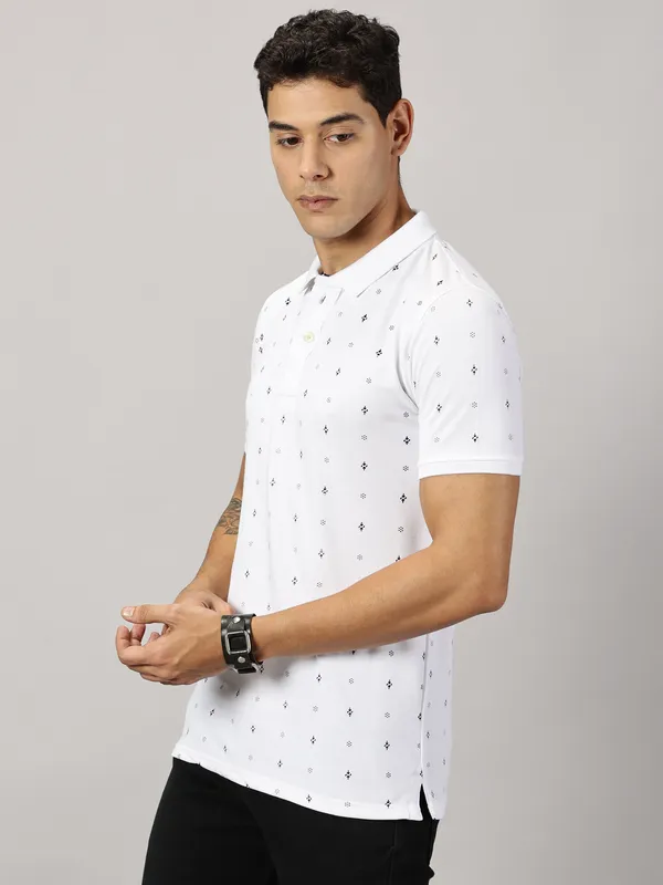 White_Pure_Cotton_Printed_Polo_Neck_Slim_Fit_Short_Sleeve_T-Shirt_For_Men