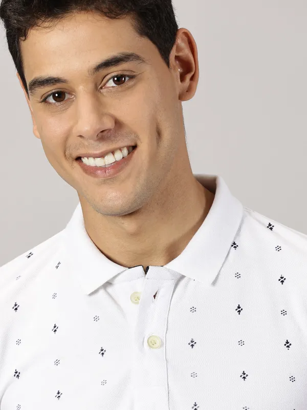 White_Pure_Cotton_Printed_Polo_Neck_Slim_Fit_Short_Sleeve_T-Shirt_For_Men