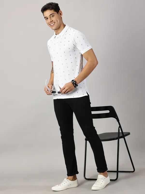 White_Pure_Cotton_Printed_Polo_Neck_Slim_Fit_Short_Sleeve_T-Shirt_For_Men