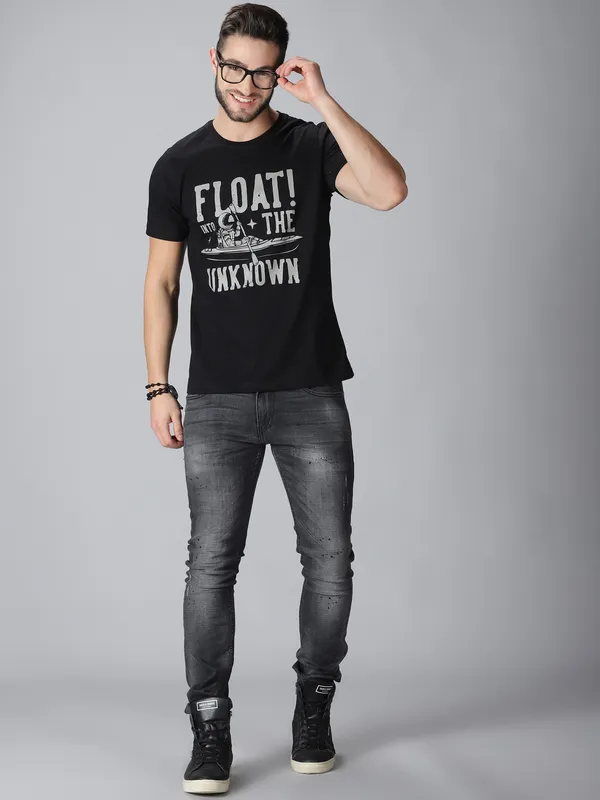Black_Pure_Cotton_Typography_Round_Neck_Loose_Fit_Half_Sleeve_T-Shirt_For_Men