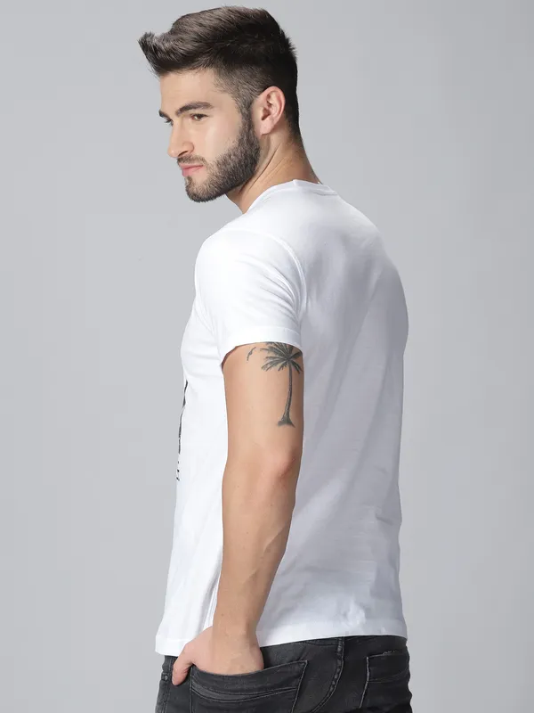 White_Pure_Cotton_Typography_Round_Neck_Loose_Fit_Half_Sleeve_T-Shirt_For_Men