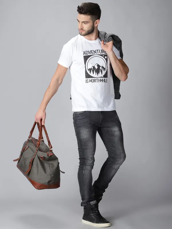 White_Pure_Cotton_Typography_Round_Neck_Loose_Fit_Half_Sleeve_T-Shirt_For_Men