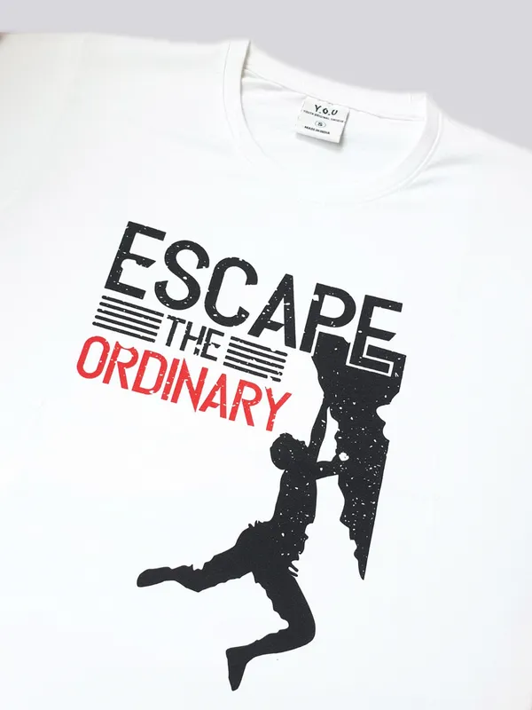 White_Pure_Cotton_Graphic_Print_Round_Neck_Loose_Fit_Half_Sleeve_T-Shirt_For_Men