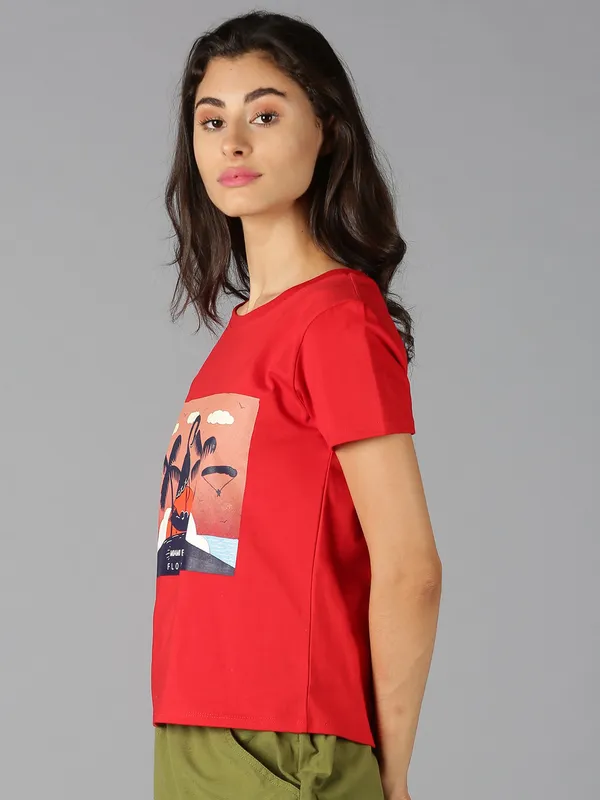 Red_Pure_Cotton_Graphic_Print_Round_Neck_Slim_Fit_Short_Sleeve_T-Shirt_For_Women