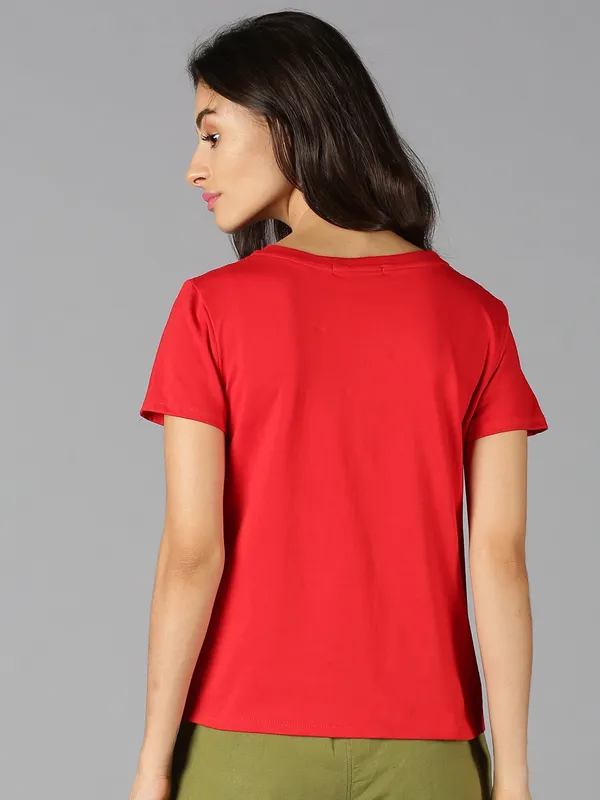 Red_Pure_Cotton_Graphic_Print_Round_Neck_Slim_Fit_Short_Sleeve_T-Shirt_For_Women