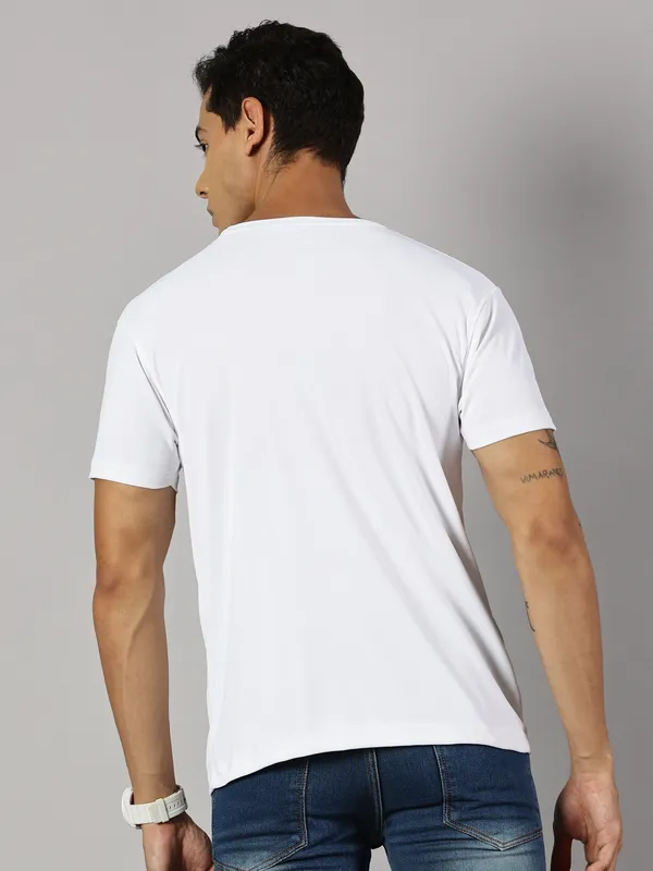 White_Polyester_Striped_Round_Neck_Regular_Fit_Half_Sleeve_T-Shirt_For_Men