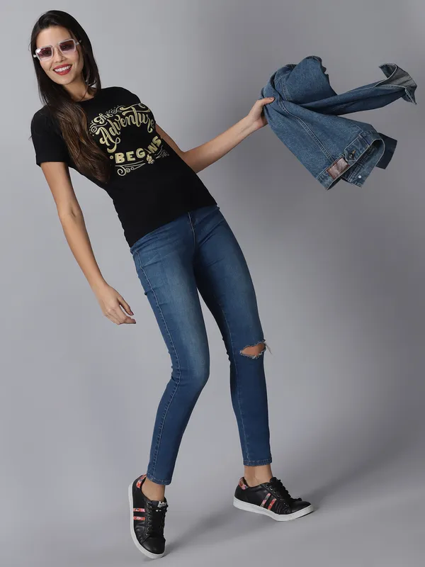 Black_Pure_Cotton_Printed_Round_Neck_Slim_Fit_Half_Sleeve_T-Shirt_For_Women