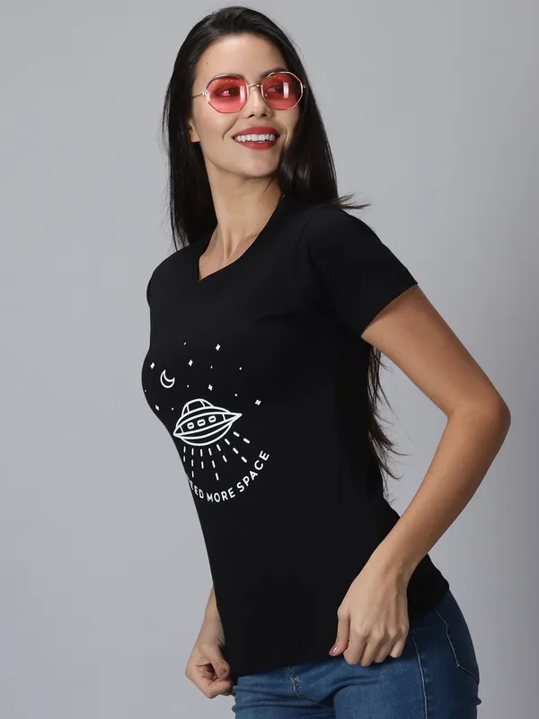 Black_Pure_Cotton_Printed_Round_Neck_Slim_Fit_Half_Sleeve_T-Shirt_For_Women