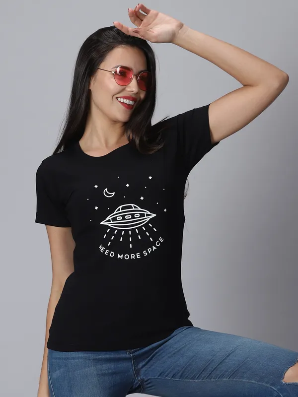 Black_Pure_Cotton_Printed_Round_Neck_Slim_Fit_Half_Sleeve_T-Shirt_For_Women