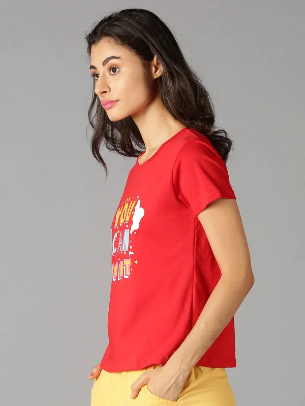 Red_Pure_Cotton_Graphic_Print_Round_Neck_Slim_Fit_Short_Sleeve_T-Shirt_For_Women