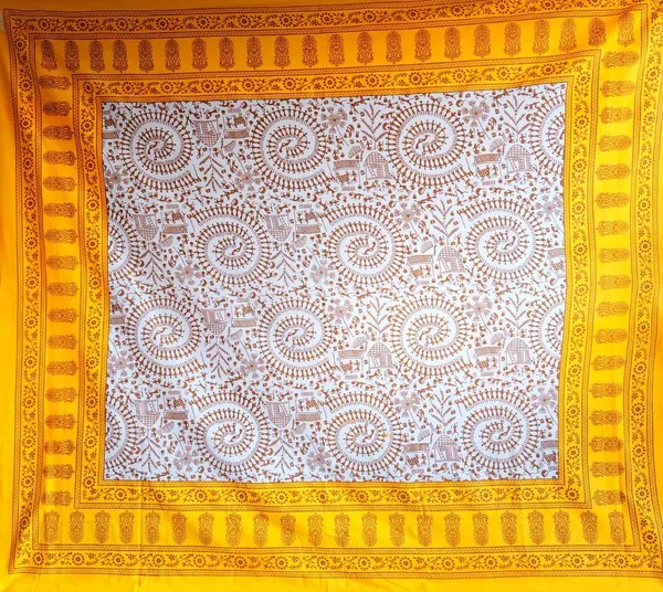Yellow_Queen_Size_Tapestry_Printed_With_2_Pillow_Cases_With_Thread_Count_(180)