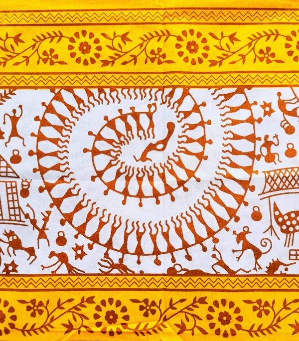 Yellow_Queen_Size_Tapestry_Printed_With_2_Pillow_Cases_With_Thread_Count_(180)