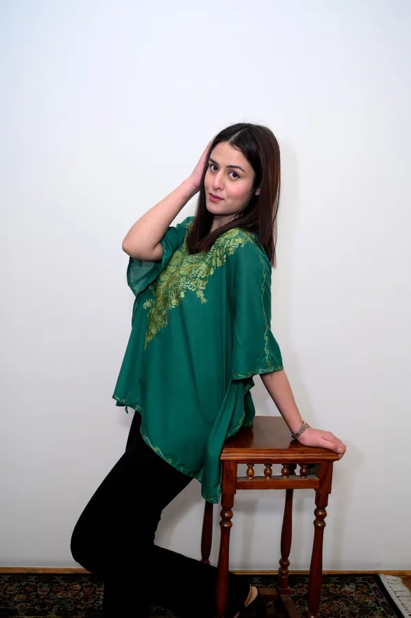 Castleton_Green_Summer_Cool_Kashmiri_Aari_Embroidery_Short_Kaftaan