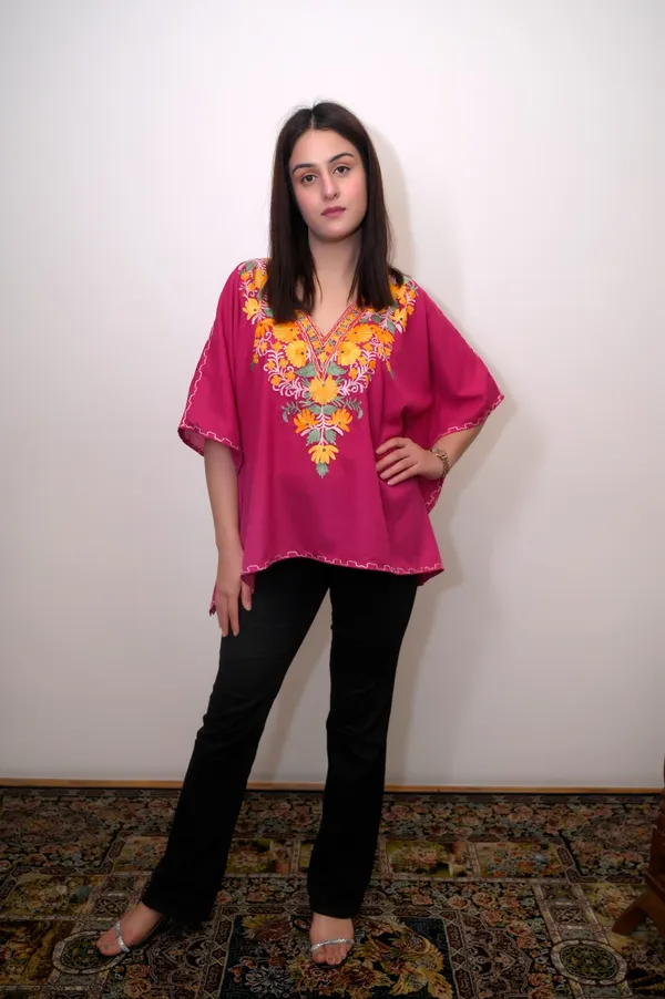 Pink_Summer_Cool_Kashmiri_Aari_Embroidery_Short_Kaftaan