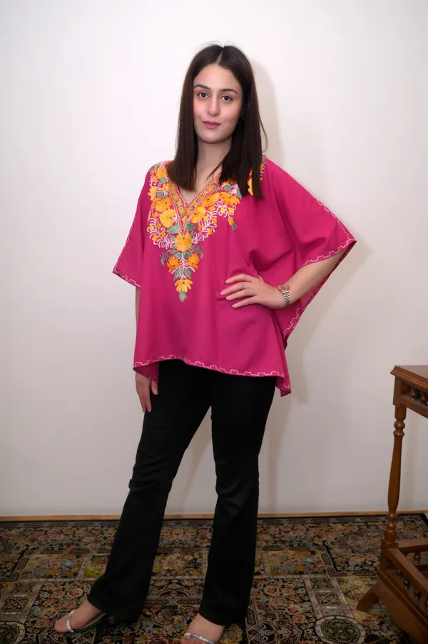 Pink_Summer_Cool_Kashmiri_Aari_Embroidery_Short_Kaftaan