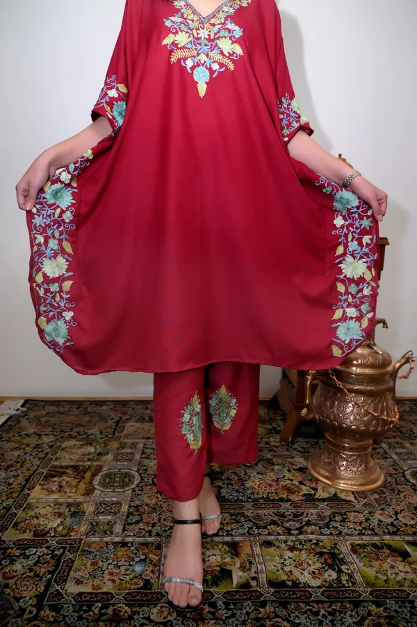 Red_Summer_Cool_Kashmiri_Aari_Embroidery_Kaftaan_Cord_Set