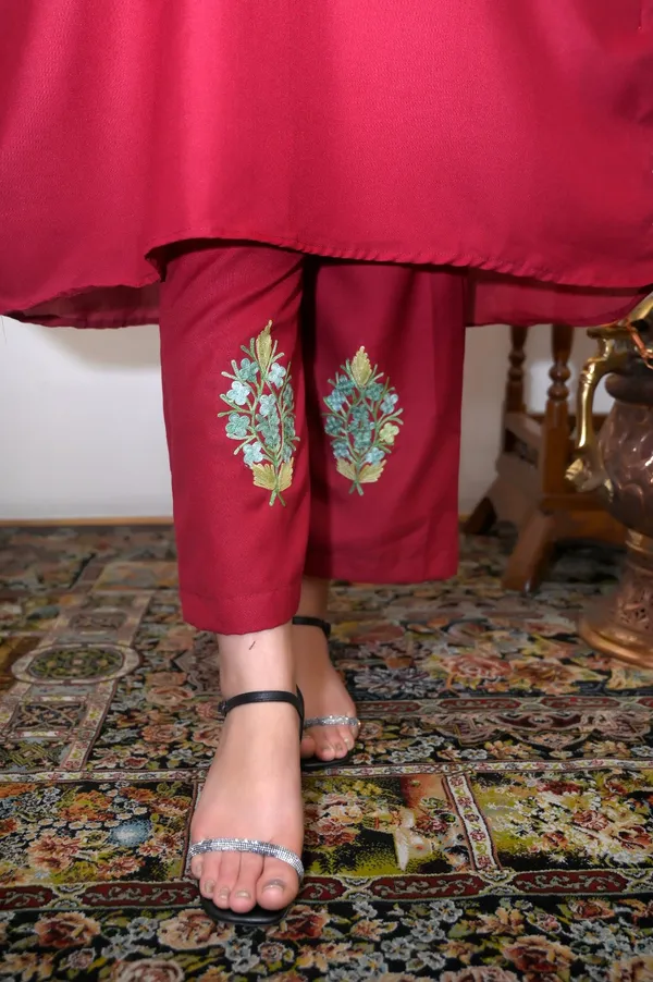 Red_Summer_Cool_Kashmiri_Aari_Embroidery_Kaftaan_Cord_Set