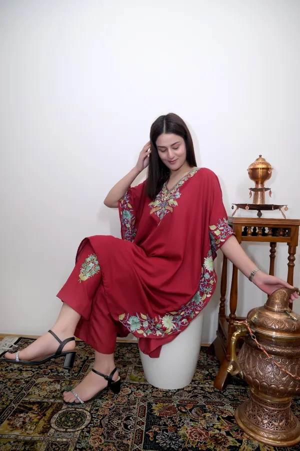 Red_Summer_Cool_Kashmiri_Aari_Embroidery_Kaftaan_Cord_Set