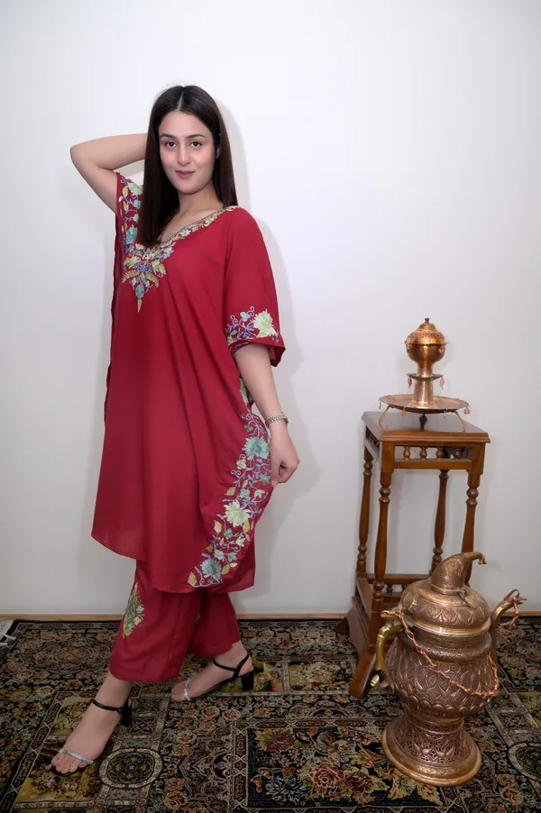 Red_Summer_Cool_Kashmiri_Aari_Embroidery_Kaftaan_Cord_Set