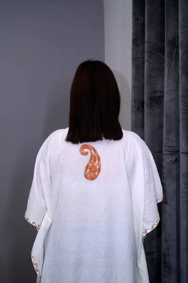 Brown_On_White_Open_Crushed_Cotton_Kashmiri_Aari_Embroidery_Kaftaan