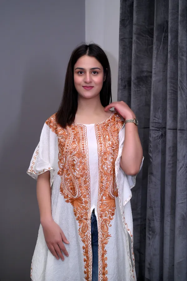 Brown_On_White_Open_Crushed_Cotton_Kashmiri_Aari_Embroidery_Kaftaan