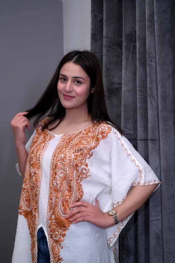 Brown_On_White_Open_Crushed_Cotton_Kashmiri_Aari_Embroidery_Kaftaan