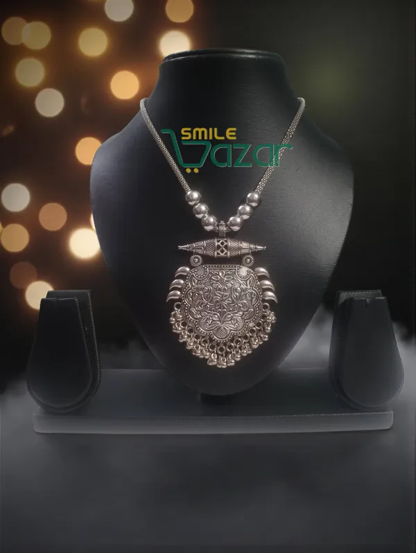 Artificial_Oxidised_Silver_Big_Pendant_Necklace_Chain_Stylish_Jewellery__–_Antique_Statement_Jewellery_for_Girls_&_Women_-_1_PC
