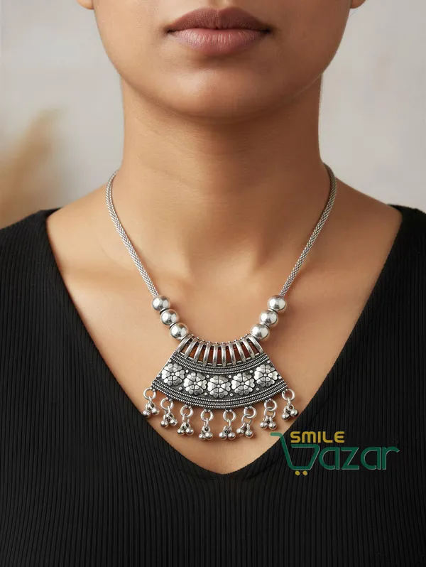 Artificial_Oxidised_Traditional_Silver_Big_Pendant_Necklace_Stylish_Necklace_Chain_Jewellery_for_Girls_&_Women_-_1_PC