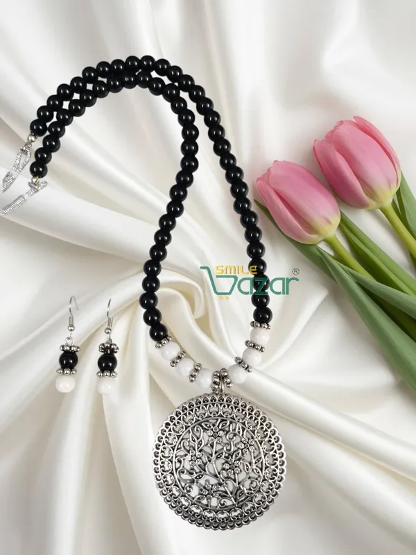 Ethnic_Big_Pendant_Artificial_Oxidised_Necklace_Set__for_Girls_&_Women_-__BLACK_&_WHITE