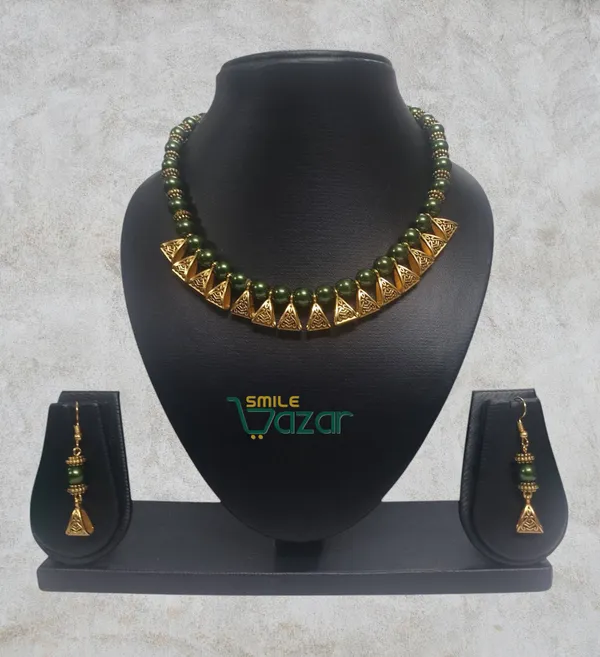 Green_Necklace_And_Earring_Set_For_Women_And_Girls