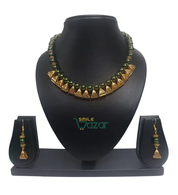 Green_Necklace_And_Earring_Set_For_Women_And_Girls