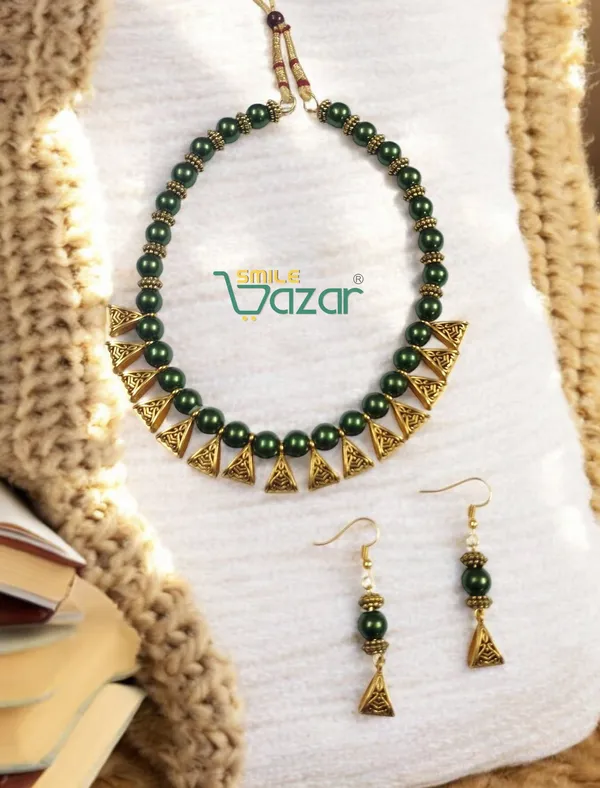 Green_Necklace_And_Earring_Set_For_Women_And_Girls