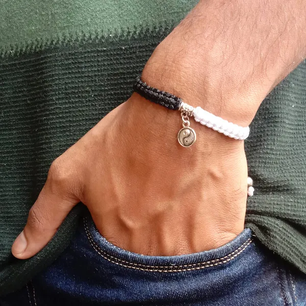Balck_And_White_Yin_Yang_Handmade_Macrama_Unisex_Adjustable_Bracelets_Charming_Wristband_Gift_For_Special_Ones