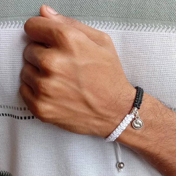 Balck_And_White_Yin_Yang_Handmade_Macrama_Unisex_Adjustable_Bracelets_Charming_Wristband_Gift_For_Special_Ones
