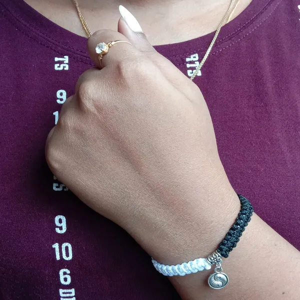 Balck_And_White_Yin_Yang_Handmade_Macrama_Unisex_Adjustable_Bracelets_Charming_Wristband_Gift_For_Special_Ones