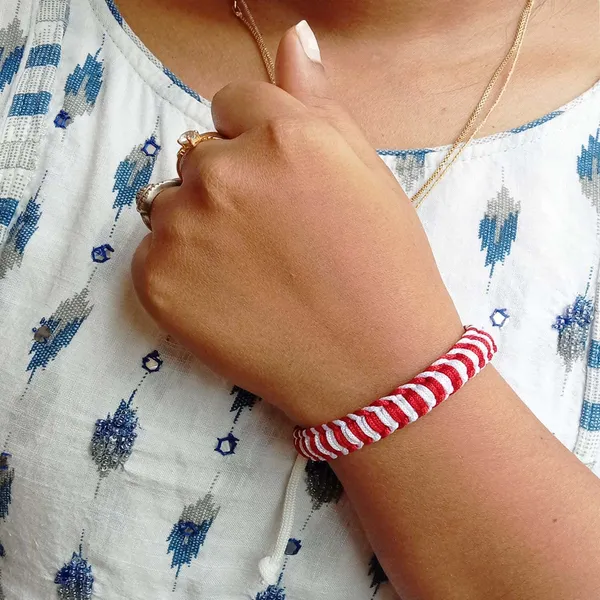 Red_And_White_Bracelet_Adjustable_Charming_Wristband_Handmade_Macrame_Friendship_Band_For_Women_And_Men