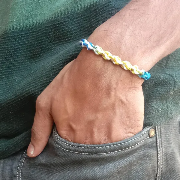 Blue_&_White_Shaded_Bracelet_Adjustable_Charming_Wristband_Handmade_Macrame_Friendship_Band_For_Women_Men