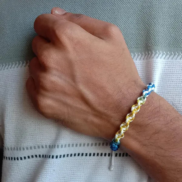 Blue_&_White_Shaded_Bracelet_Adjustable_Charming_Wristband_Handmade_Macrame_Friendship_Band_For_Women_Men
