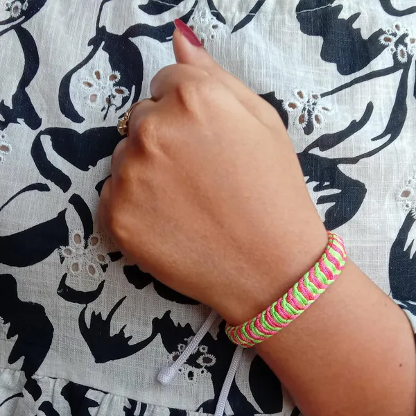 Neon_Green_And_Neopn_Pink_Bracelet_Adjustable_Charming_Wristband_Handmade_Macrame_Friendship_Band_For_Women_And_Men