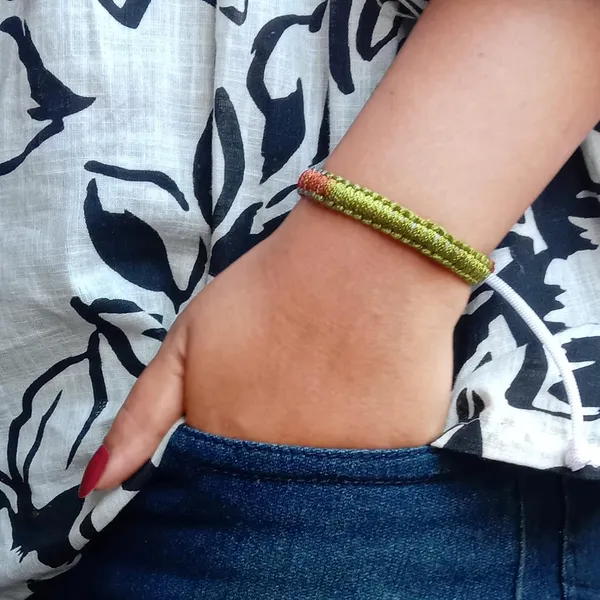 Maroon_&_Green_Shaded_Adjustable_Charming_Wristband_Handmade_Macrame_Bracelet_Friendship_Band_For_Women_And_Men