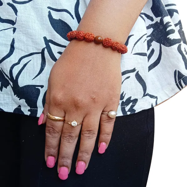 Brown_Rudraksha_With_Tiger_Eye_Bracelet_Stretchable_Energized_Wristband_Gift_For_Special_Ones.