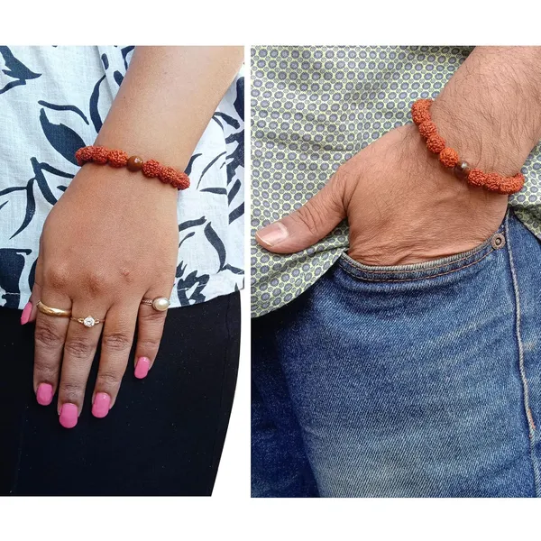 Brown_Rudraksha_With_Tiger_Eye_Bracelet_Stretchable_Energized_Wristband_Gift_For_Special_Ones.