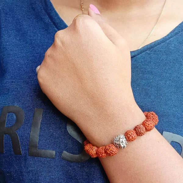 Brown_Rudraksha_Bracelet_With_Lion_Head_Charm_Stretchable_Energized_Wristband_Gift_For_Special_Ones.